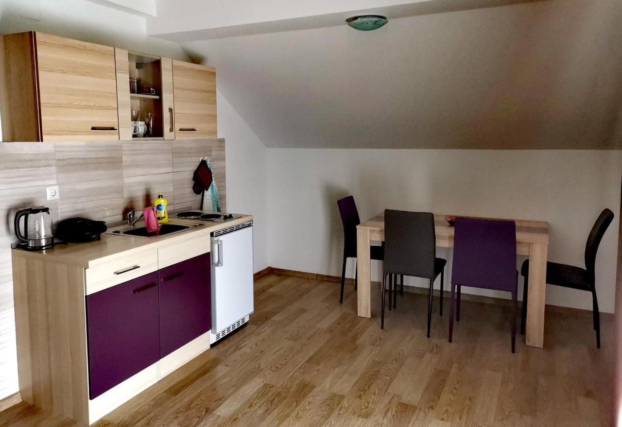 Apartmani "Marina" Otočac Eksteriør billede